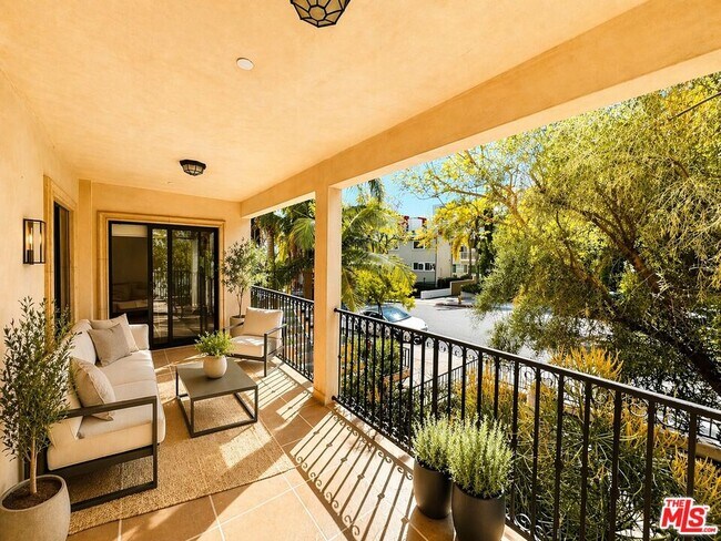 Building Photo - 1146 Hacienda Pl