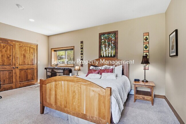 Building Photo - "Spacious 6-Bedroom Retreat with 7 Luxurious Bathrooms off Upper Bear Creek!"
