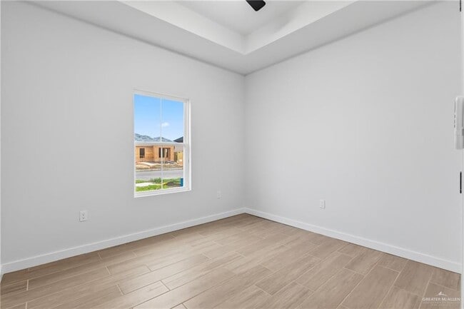 Building Photo - 17 Dorcas Cir