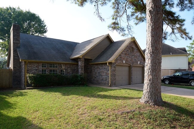 Building Photo - 5838 N Magazine Cir