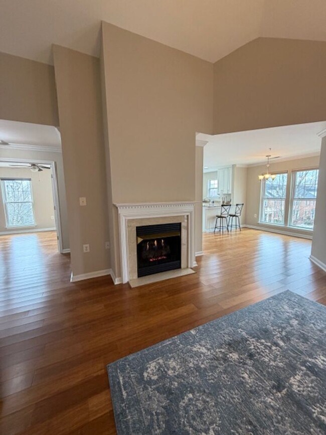 Building Photo - SPACIOUS 2 BEDROOM 2 BATH CONDO WITH LOFT IN KING FARM