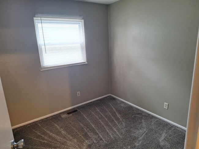 Building Photo - 1418 Dillon Dr