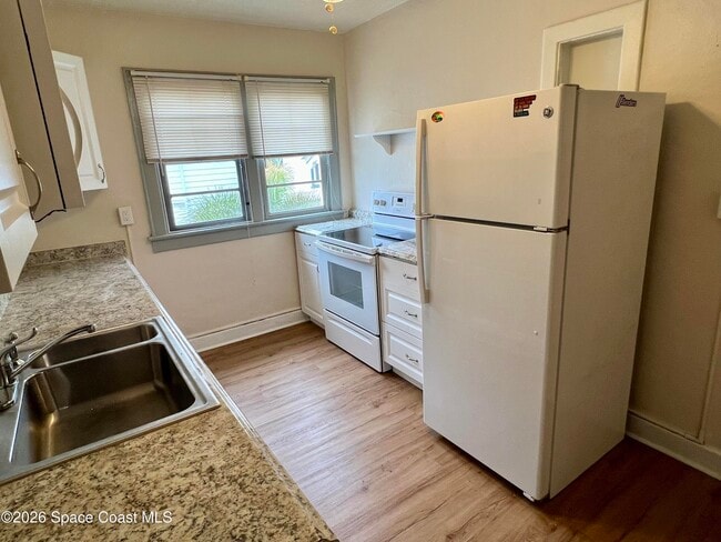 Building Photo - 2104 Waverly Pl