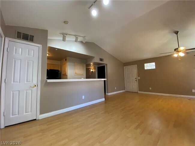 Building Photo - 2251 Wigwam Pky
