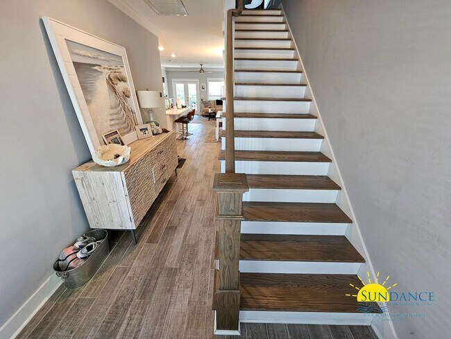 Building Photo - Live the Coastal Dream in Beachwood Estates, Stunning Long-Term Rental Available!