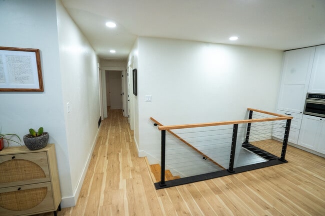 Building Photo - 6910 Brook Forest Dr