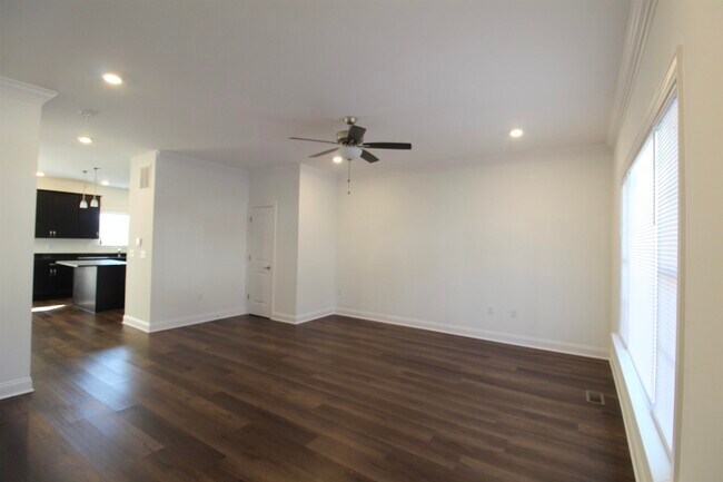 Building Photo - 1145 Bluemoon Dr