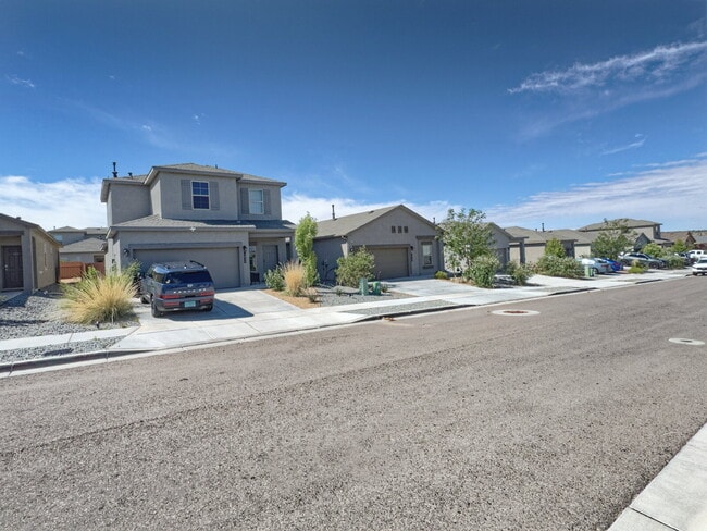 Building Photo - Newer Home in Mountain Hawk