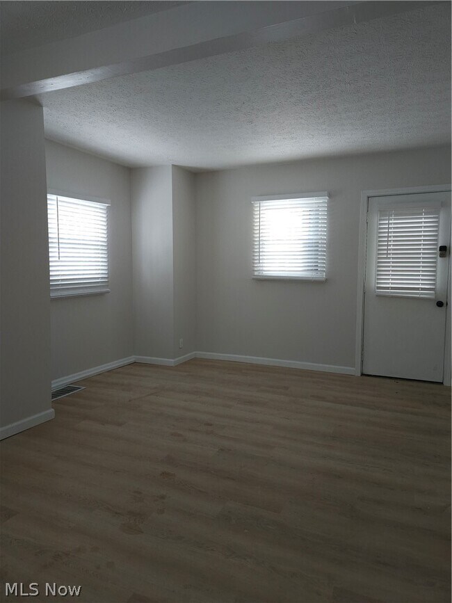 Building Photo - 2430 Talbot St