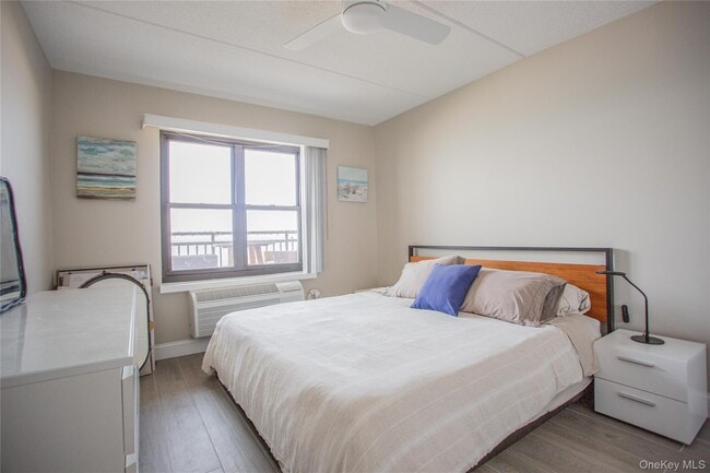 Building Photo - 230 W Broadway