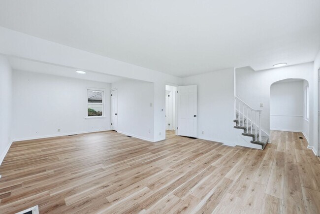 Building Photo - Freshly Updated 3BR Home with Garage & Carport