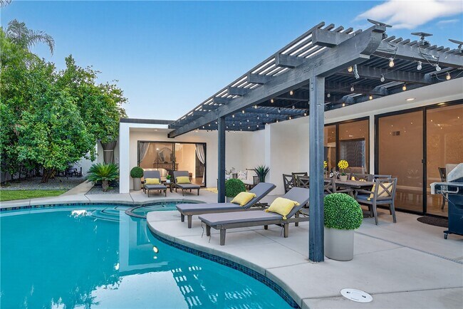 Building Photo - 75407 Montecito Dr