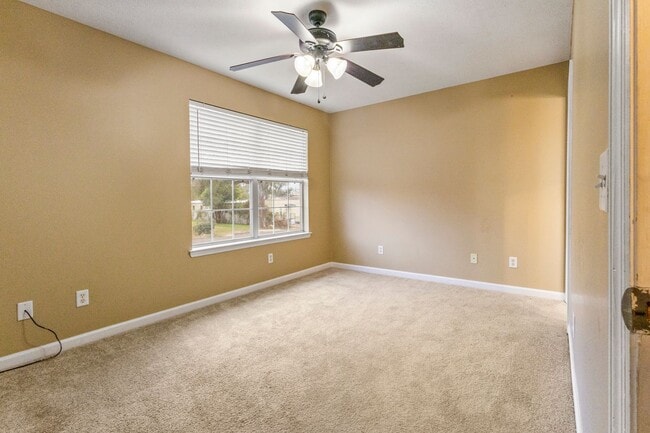 Building Photo - 108 N Gray Ave