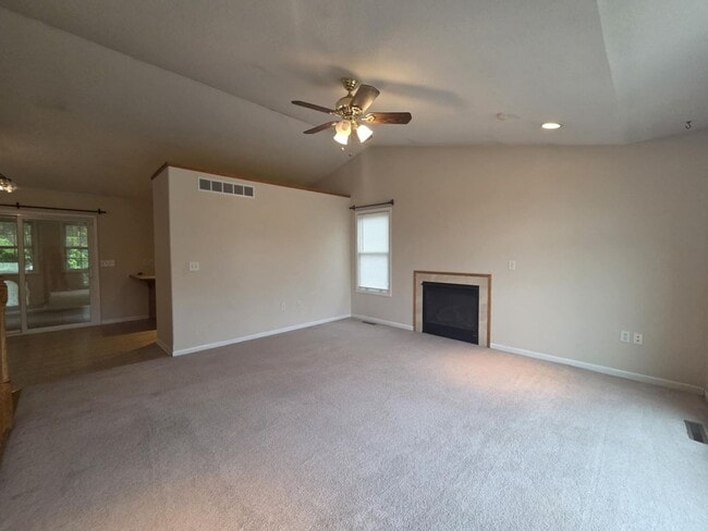 Building Photo - 601 Tall Grass Dr