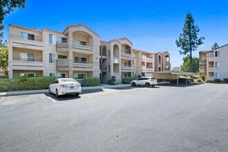 Building Photo - 1020 La Terraza Cir