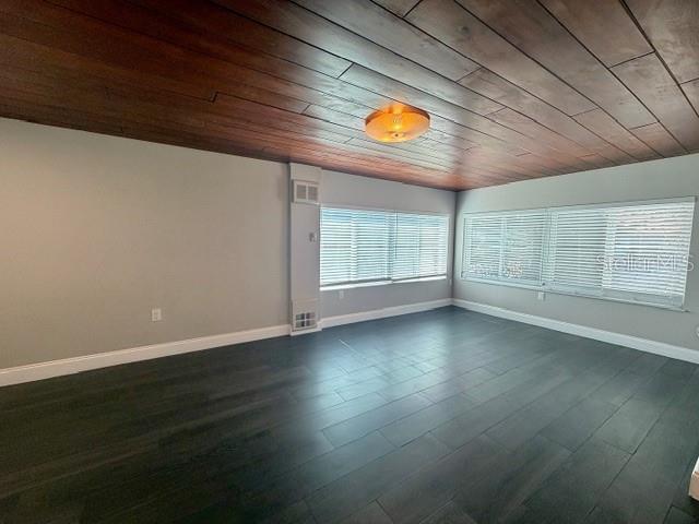 Building Photo - 704 W 11th Ave