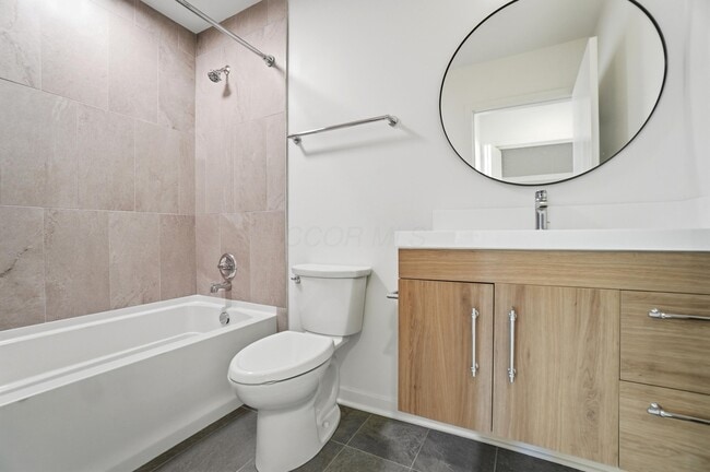 Building Photo - 33 N Blacksmith Ln