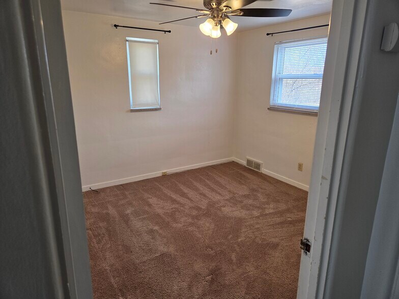 Bedroom - 813 4th St