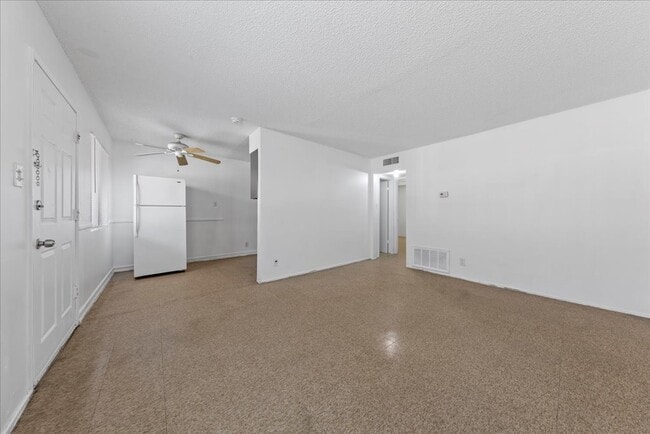 Building Photo - 521 S Maryland Pkwy