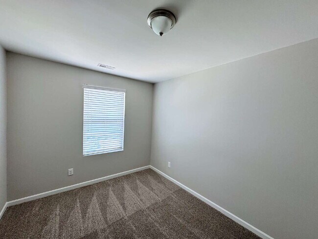 Building Photo - Modern 2 Story Townhome in Brightleaf Comm...