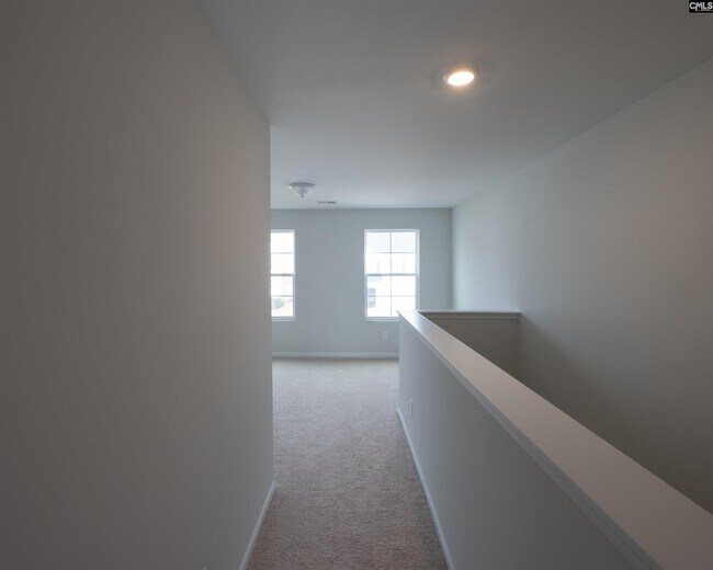 Building Photo - 3025 Hallsdale Dr