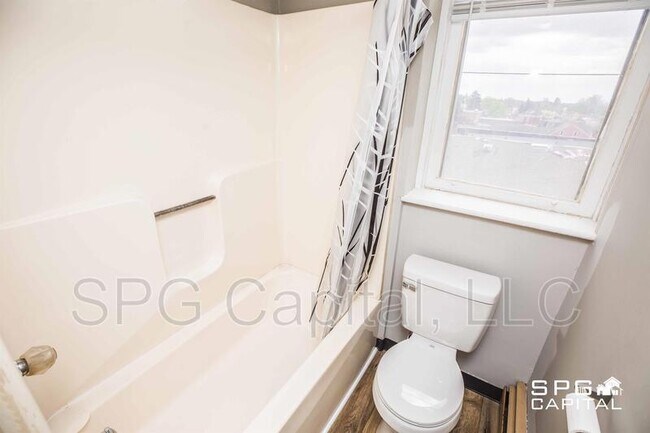 Building Photo - 14 Baltimore St