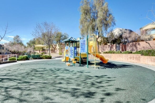 Building Photo - Awesome 3 Bedroom, 2 Story Home in North L...