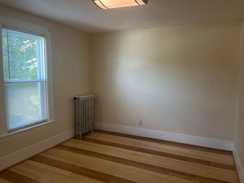 Building Photo - 66 Cisco St