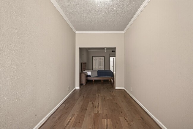 Building Photo - 4024 Breakwood Dr