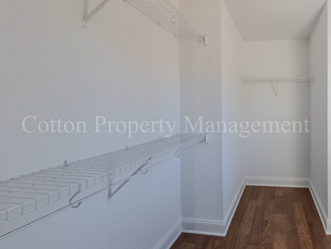 Building Photo - 4BR/2.5BA Pet Friendly home – BONUS Electricity Included! – Close to Beach & Shopping – $2,600/month