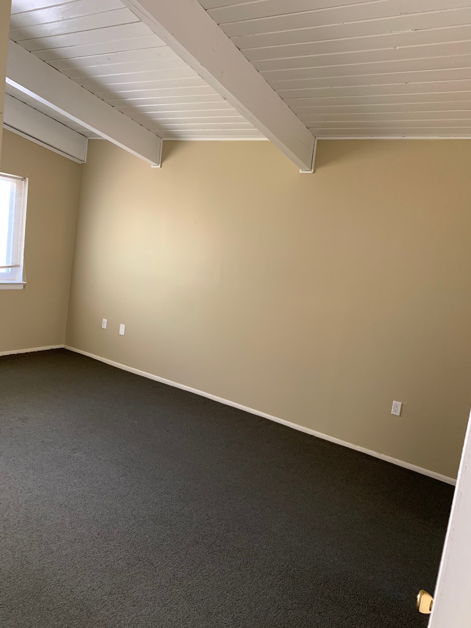 Master bedroom - 11366 Cherry Hill Rd