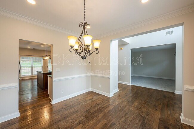 Building Photo - 1540 Hampton Hollow Dr