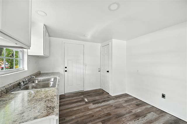 Building Photo - 3909 Galvez Ave