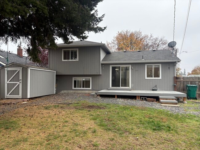 Building Photo - 1228 W Cleveland Ave