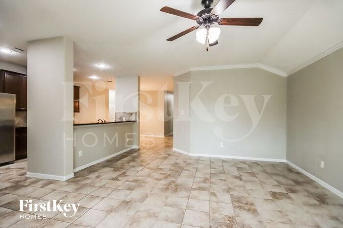 Building Photo - 9226 Chloe Dr