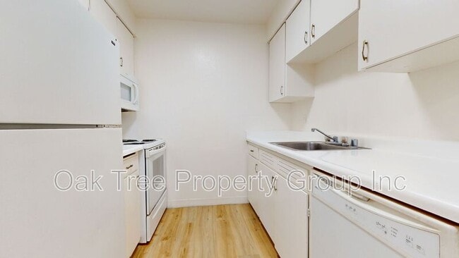 Building Photo - 625 F St