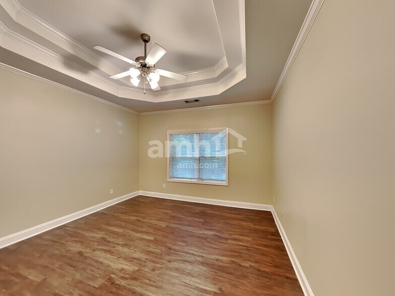 Building Photo - 907 Yancey Ct