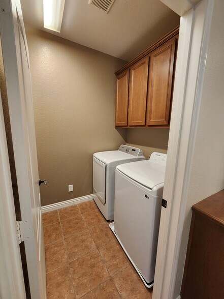 Building Photo - 17023 Calle Trevino