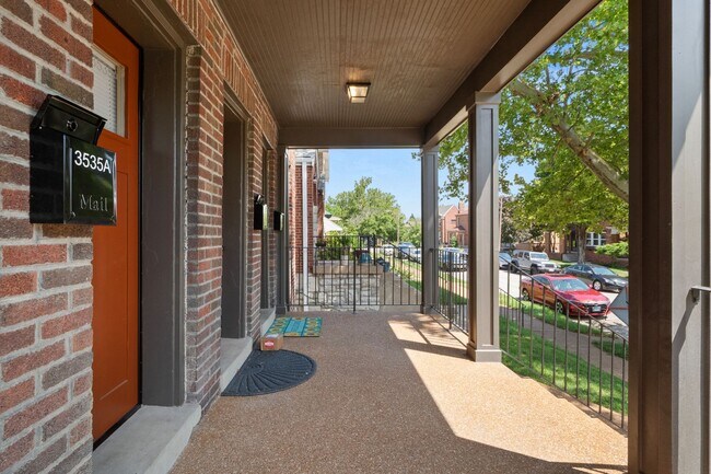 Building Photo - 3535 Lawn Ave