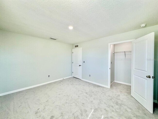 Building Photo - 35743 Hillbrook Ave