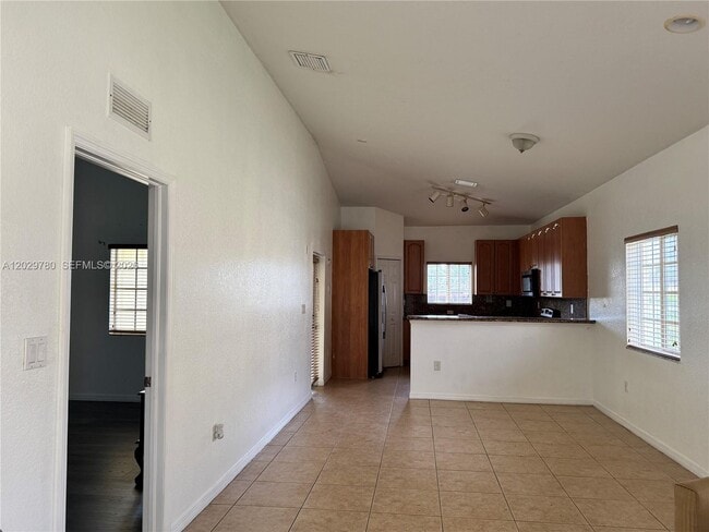 Building Photo - 3384 NE 11th Dr