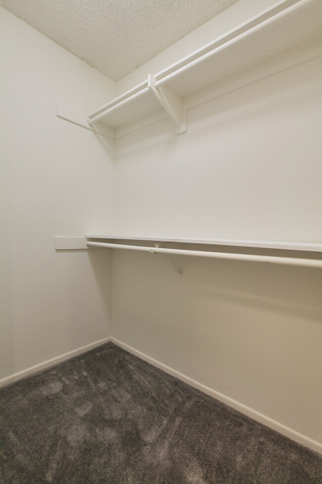 Building Photo - 601 Westholme Ave