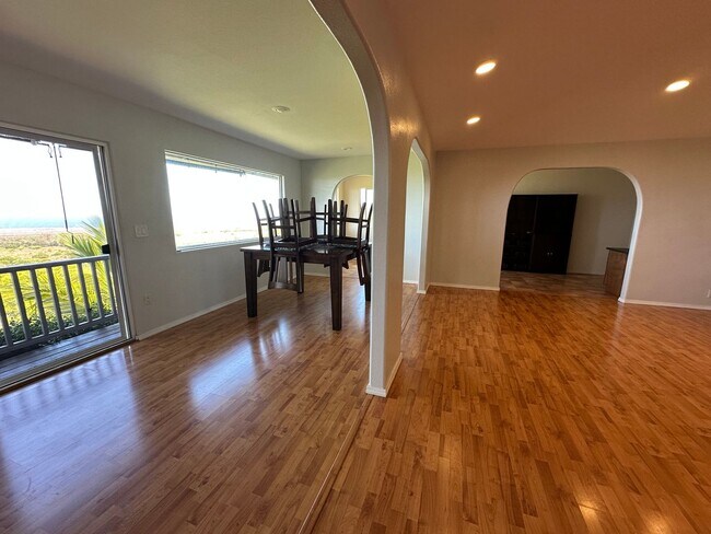 Building Photo - 55 Piimauna St