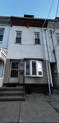 Building Photo - 248 State St