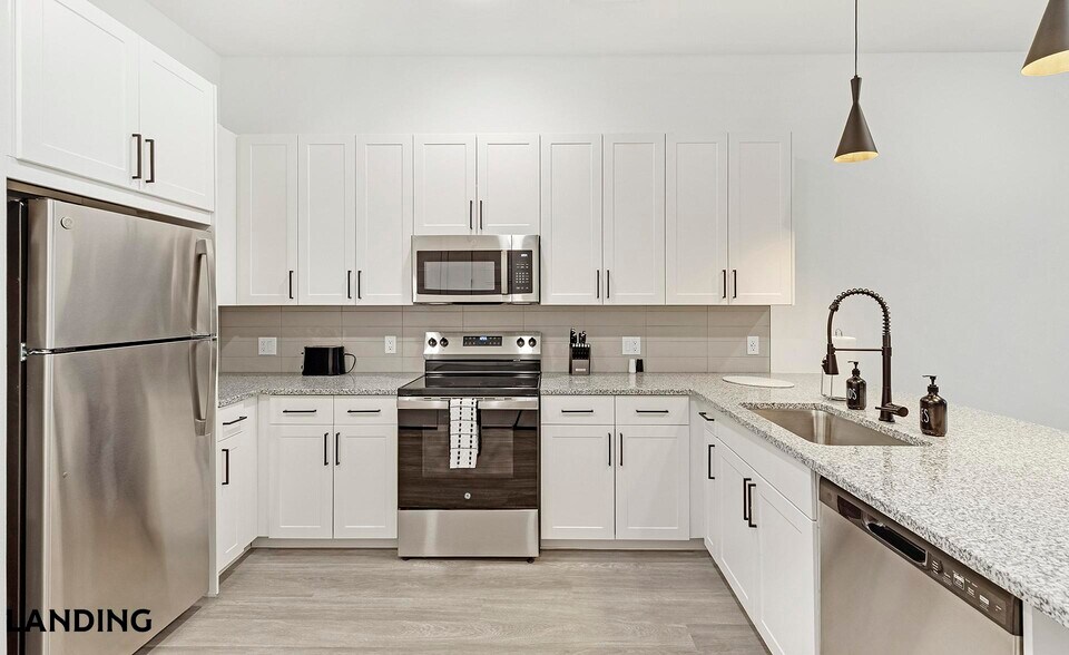 Building Photo - 650 E Sycamore St