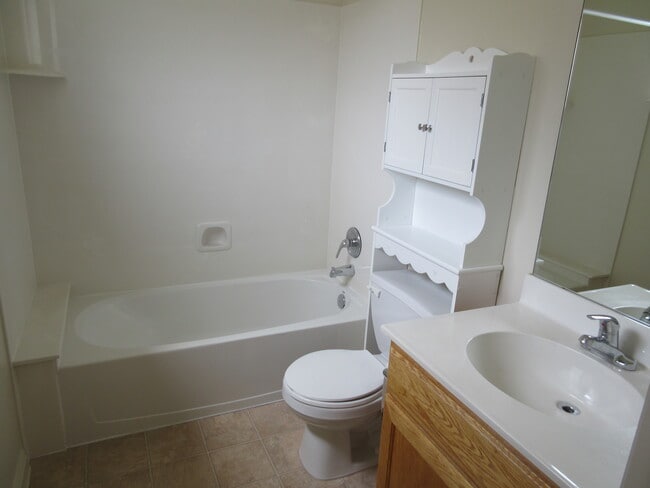 Building Photo - 921 S 1850 W