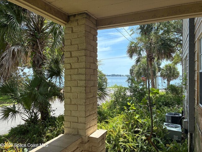 Building Photo - 803 Rockledge Dr