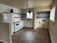 Building Photo - Clark St - Duplex for rent