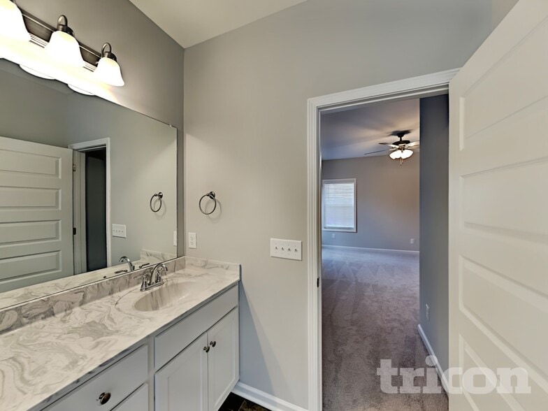 Building Photo - 738 Mitscher Dr