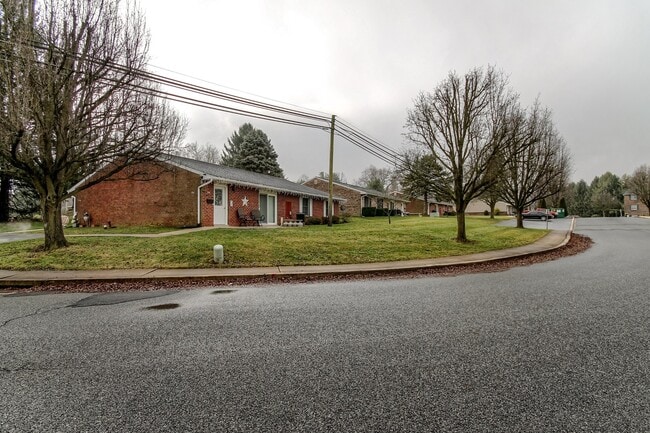 Building Photo - 554 Allison Drive